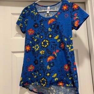 Lularoe Classic Tee size small